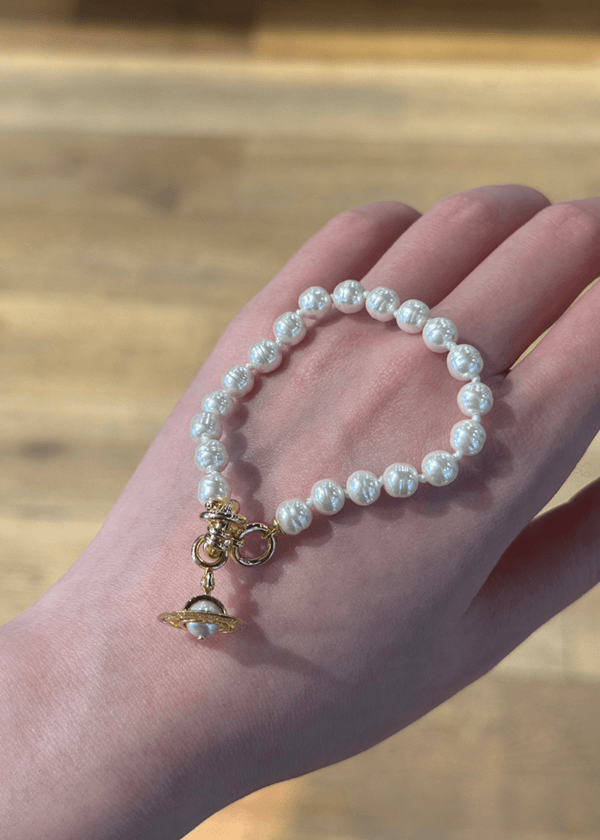 Fine jewelry and precious accessories.